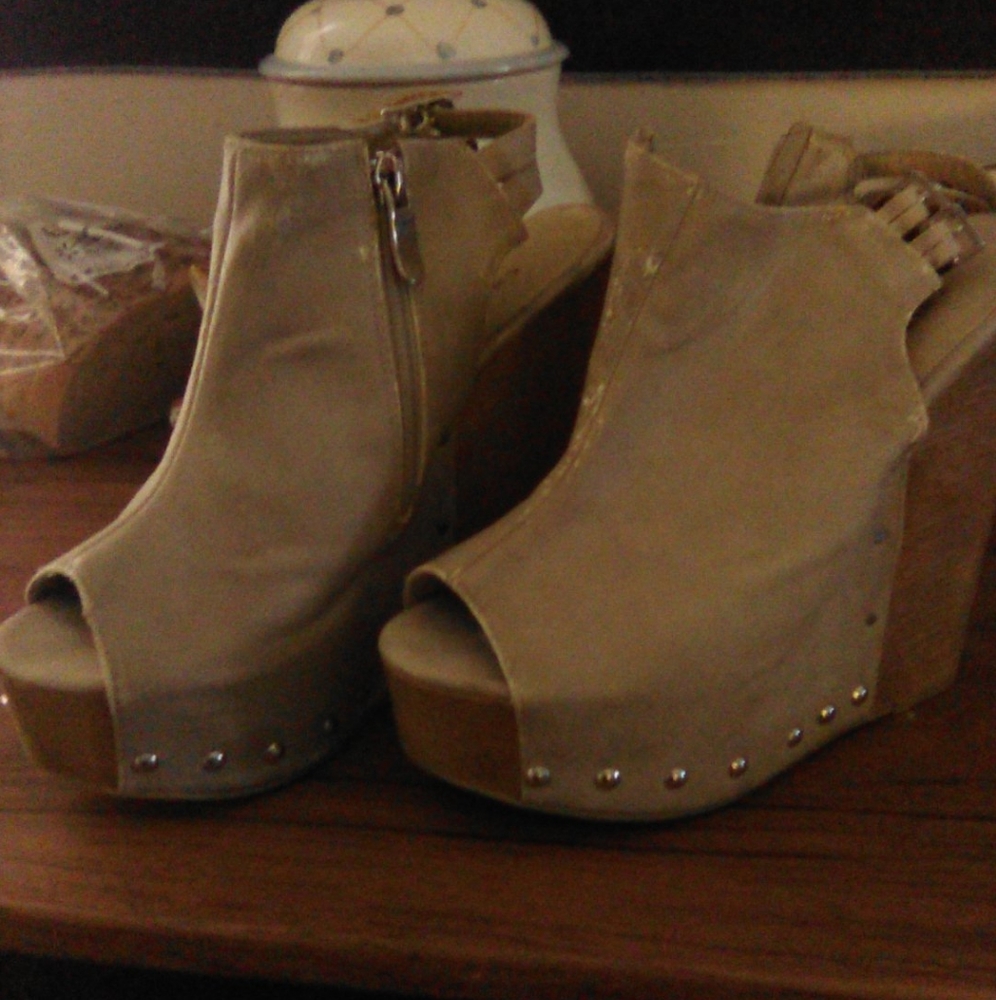 CHINESE LAUNDRY OPEN TOE WEDGE'S